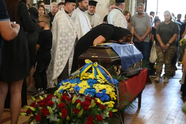 У Луцькій громаді попрощалися із 32-річним захисником Сергієм Черленюком (фото)