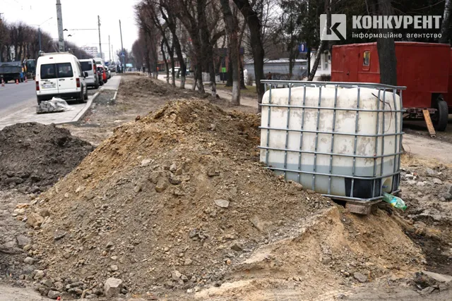 Війна війною, а ремонт за розкладом: що коїться на проспекті Волі у Луцьку (фото)