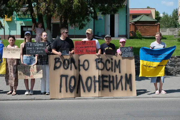 У місті на Волині відбувся автопробіг на підтримку військовополонених і зниклих безвісти (фото)