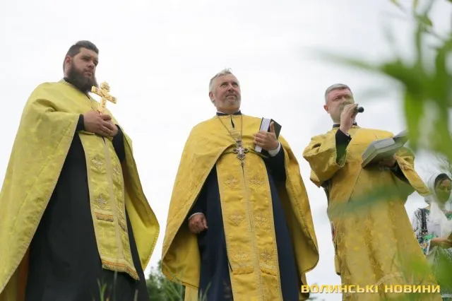 «Запалили потяг до чистоти»: як під Рованцями воду на Купала святили (ФОТО)