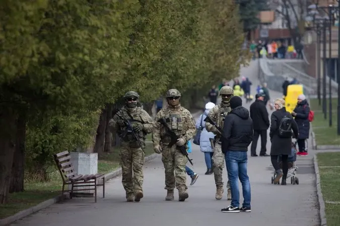 Бійці СБУ патрулюють вулиці, вокзали, автостанції та аеропорти