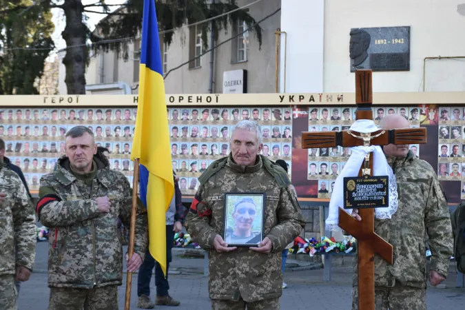 Загинув на Курщині: у Луцьку попрощалися з 31-річним Дмитром Бондаренком (фото)