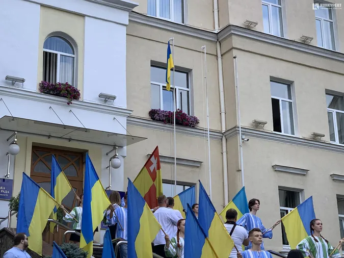 День прапора: як у Луцьку піднімали державний стяг (фото)