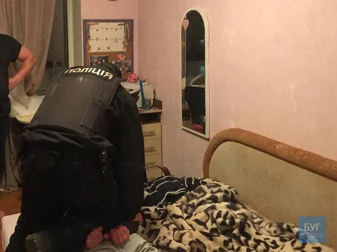 У Нововолинську чоловік через балкон заліз у квартиру ексдружини, аби поскандалити (фото)