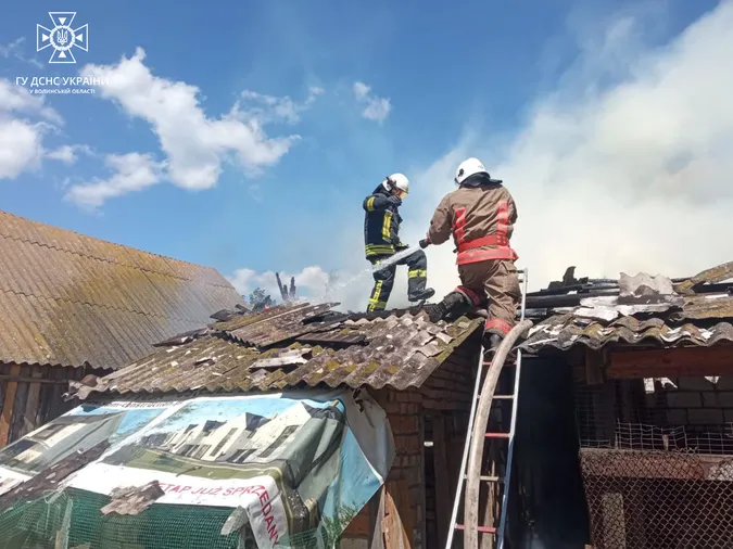На Волині через дитячі пустощі сталися дві пожежі (фото)
