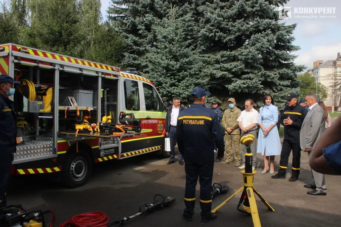 Як вітали з професійним святом луцьких рятувальників (фото)