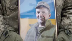 Загинув на Куп'янському напрямку: на Волині попрощалися з Романом Люлькою (фото)
