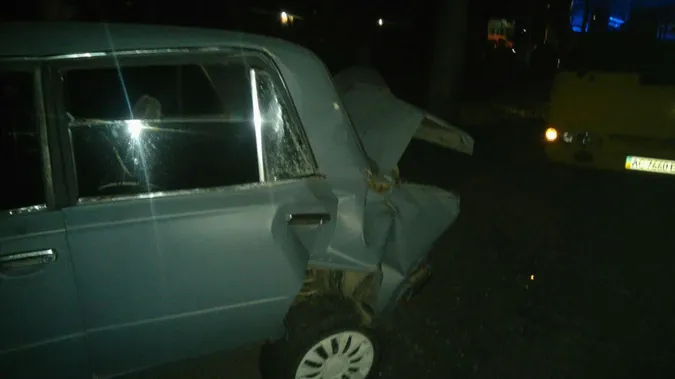 У Луцьку маршрутка в'їхала в припарковане авто