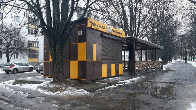 Білборди, кіоски та сходи: де в Луцьку демонтують тимчасові споруди (фото)