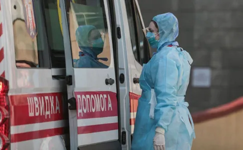 Дистанційка, ранні канікули та закриття ресторанів вночі: що вирішили у Зеленського (джерело)