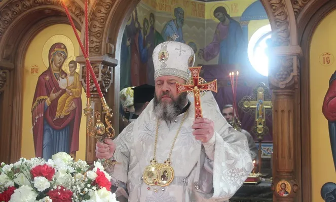 У Луцькій цвинтарній церкві освятили нові розписи (фото)