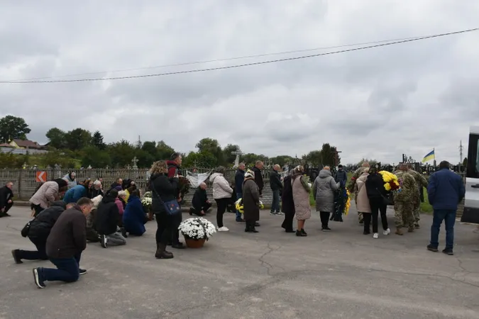 У Луцьку в останню дорогу провели Героя Миколу Харічева (фото)