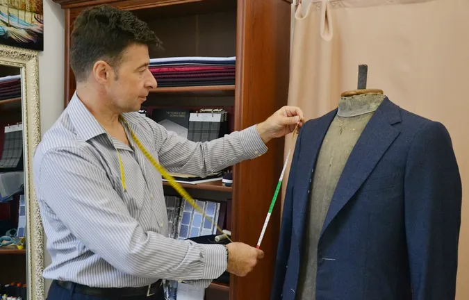 Луцький кравець повідав італійські секрети про ідеальний чоловічий костюм