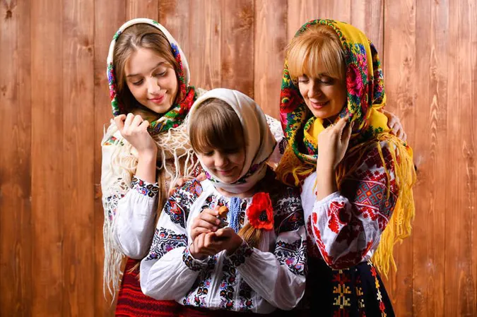 Мешканок Боратинської громади кличуть на флешмоб із хусткою