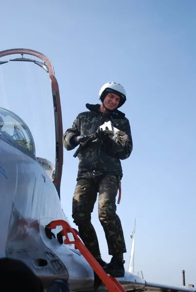 Під час відбиття масованої атаки РФ загинув пілот F-16 Максим Устименко