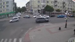 У Луцьку «рендж ровер» збив дитину: показали момент удару (відео)