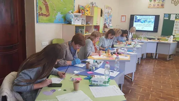 У Луцьку вчилися долати стрес за допомогою арттерапії (фото)