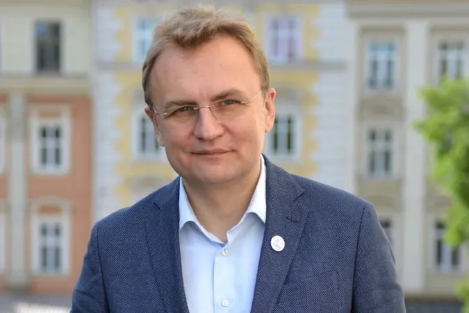 У службовому авто мера Львова виявили прослушку (відео)