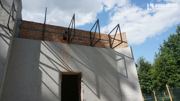 Буде готовий за місяць: як у Луцьку будують громадський туалет (фото)