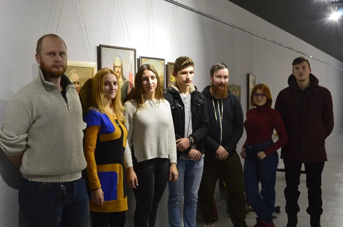 У боротьбі за Незалежність: відкрили виставку відомої художниці (фото)