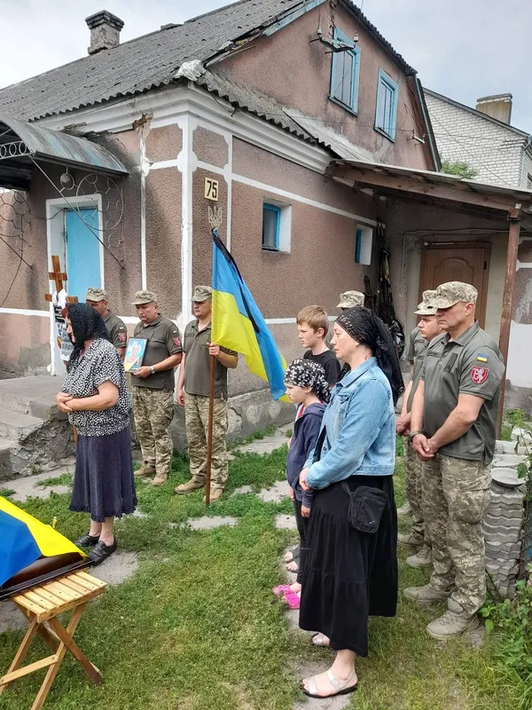 Помер у шпиталі: на Волині попрощалися з Героєм Юрієм Більшевичем (фото)
