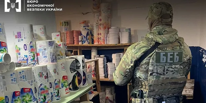 Понад 80 тонн побутової хімії: вісьмох волинян судитимуть за виготовлення фальсифікату (фото)
