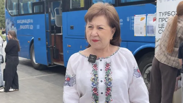 Мобільна медична лабораторія: у Луцьку тестували на ВІЛ і гепатити (фото, відео)