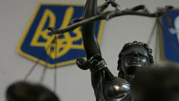 "Комо Україна" не хоче пускати податківців на перевірку (відео)