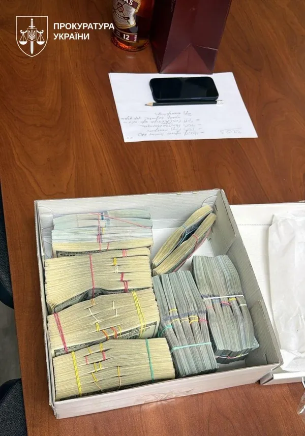 😡На розкраданні 1,4 млрд затримали командувача логістики Повітряних Сил та голову обласного СБУ