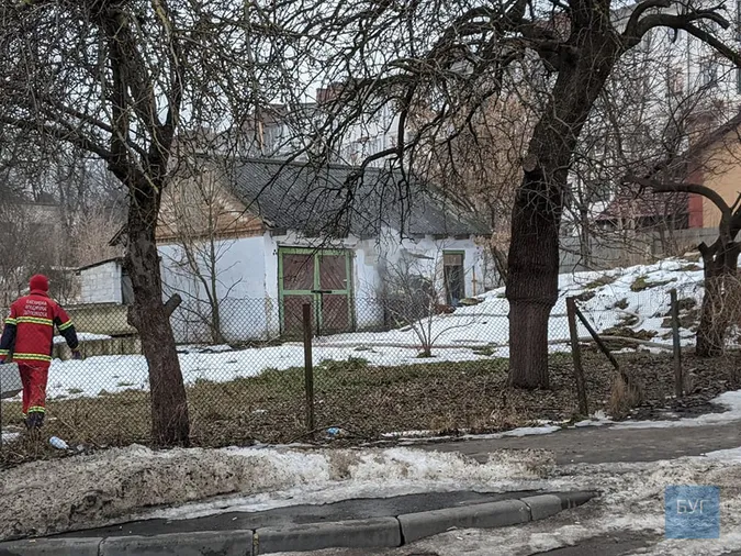 У Володимирі сталася пожежа: вогнеборці врятували жінку (фото)