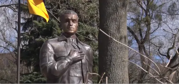 Поблизу могили Василя Мойсея в Луцьку посадили калину (відео)