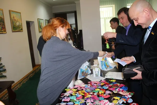 Депутати купують заради благодійності