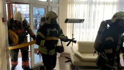 Пожежа, рятувальники та евакуація: що відбувалося у готелі на Волині (фото)