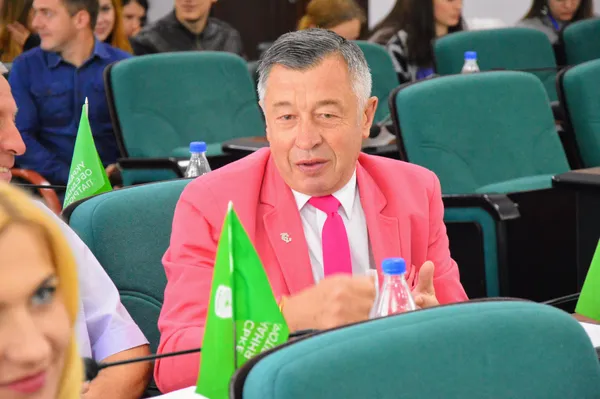 і за мить депутат вже на місці