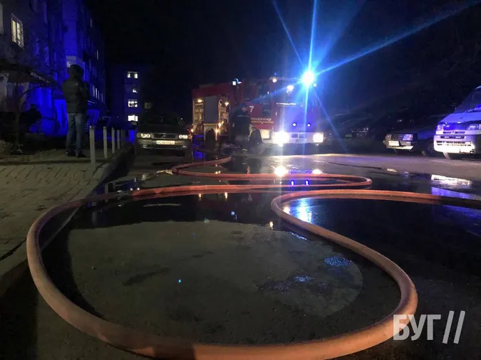 У місті на Волині загорілася автівка (фото)