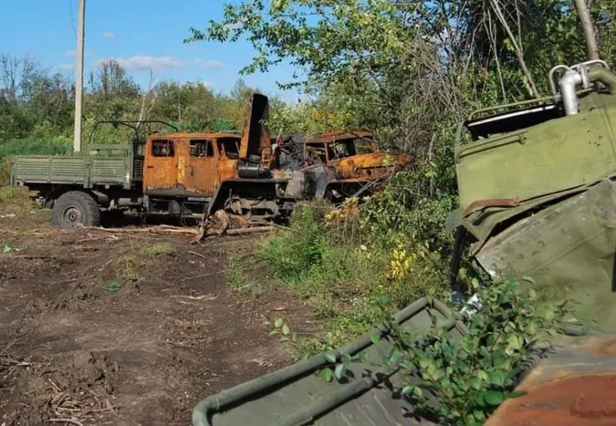 Довелося робити відстійники: ЗСУ набили купу ворожої техніки під Ізюмом (фото)