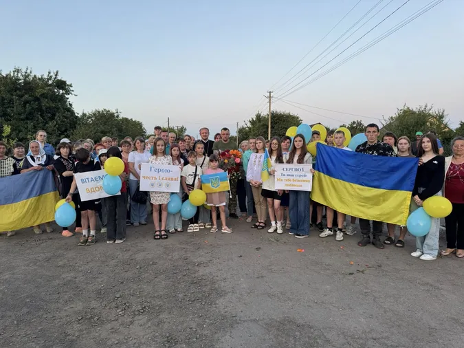 До рідного села на Волині повернувся з полону захисник Сергій Мельничук (фото)
