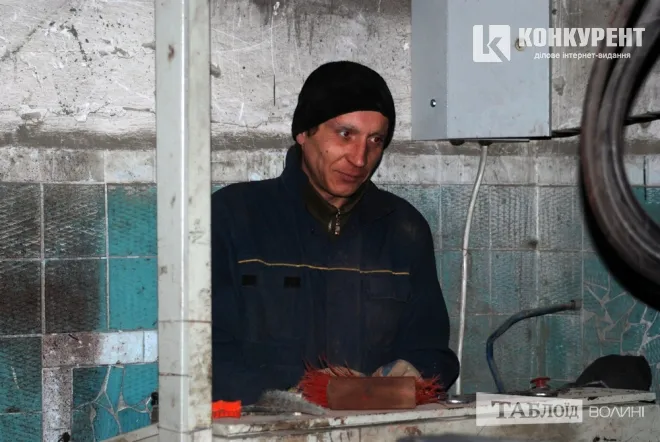 Луцьке підприємство показало, як виготовляє бруківку