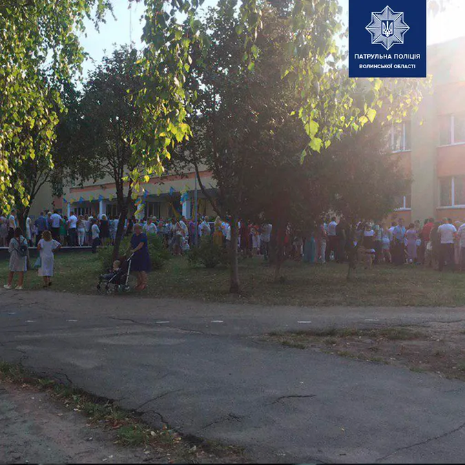 Патрульні стежили за порядком біля луцьких шкіл