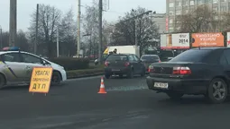 У Луцьку на кільці біля "Глобуса" сталася аварія (фото)