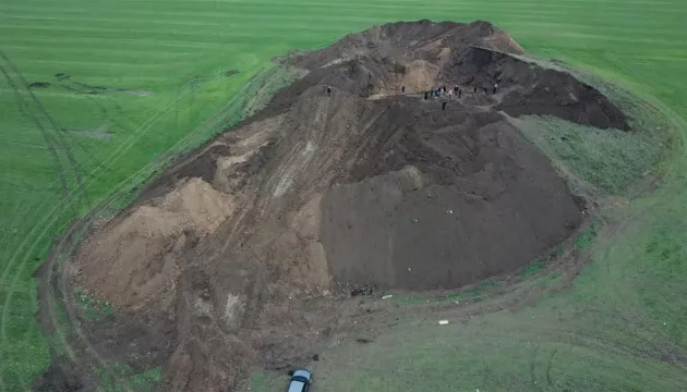 На Київщині фермер розорав курган ІІІ тисячоліття до н. е.