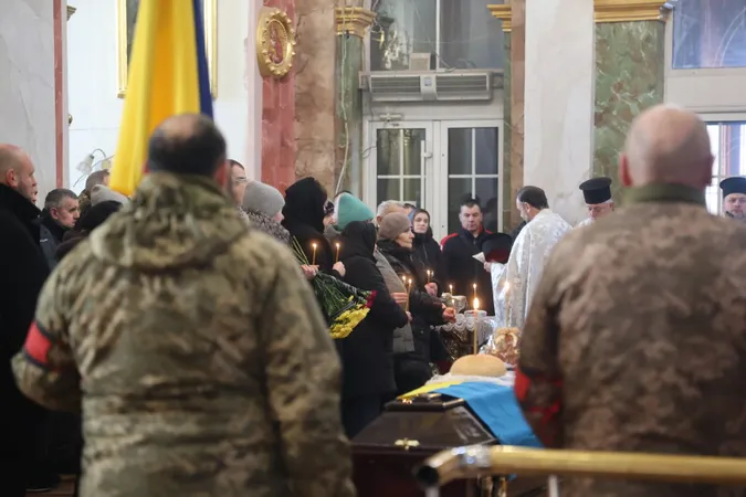 У Луцьку пропрощалися з воїнами Андрієм Максименком та Віталієм Куделею
