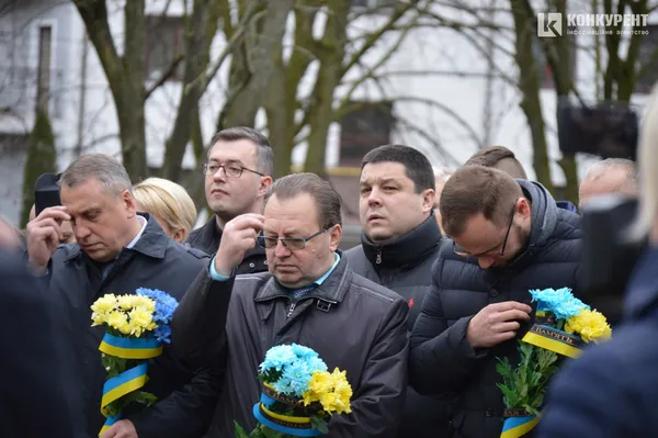 Луцьк сумує: місто вшановує пам’ять Героїв (фото, відео)