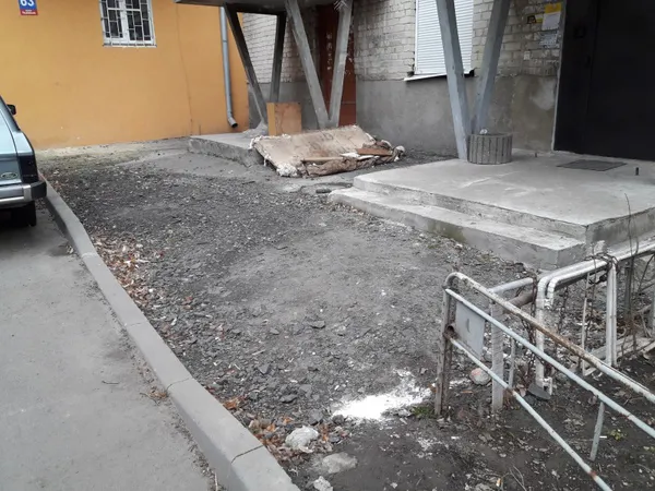 «Дбають про ворон і зневажливо ставляться до людей», – лучанка поскаржилася на ЖКП №2