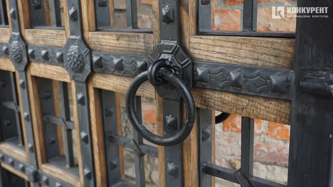 500-літні підземелля, вежа, мур: у Луцьку відкрили Окольний замок (фото)