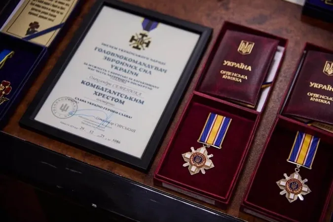 У Луцьку рідним загиблих Героїв вручили посмертні нагороди (фото)