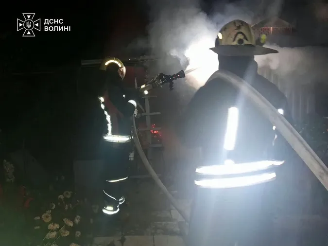 Палав балкон у Ковелі та будинки під Луцьком: на Волині за добу сталися 5 пожеж (фото)