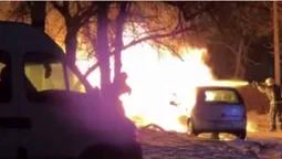 У Луцьку на Відродження спалахнула вантажівка – вогонь перекинувся на ще одне авто (фото, відео)