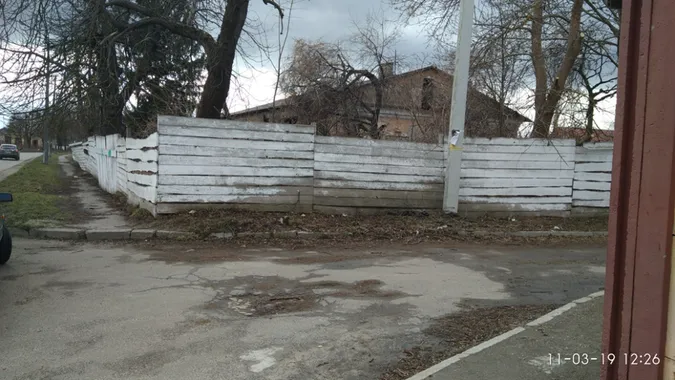 Володимирських підприємців зобов’язали привести паркани та фасади до порядку (фото)