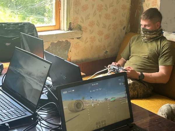 Показали, як воїни 14 бригади тренуються перед полюванням на ворожих пташок (фото)